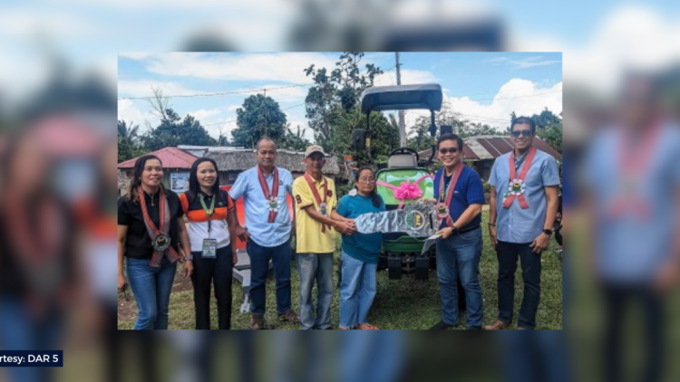 Mga magsasaka sa Bicol, nakatanggap ng tulong sa pamamagitan ng mga proyekto ng DAR