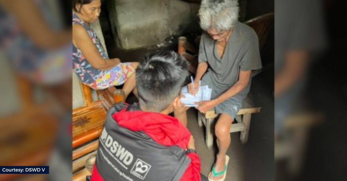 Halos 4K Indigent Seniors, natanggap na ang kanilang social pension sa Camarines Sur
