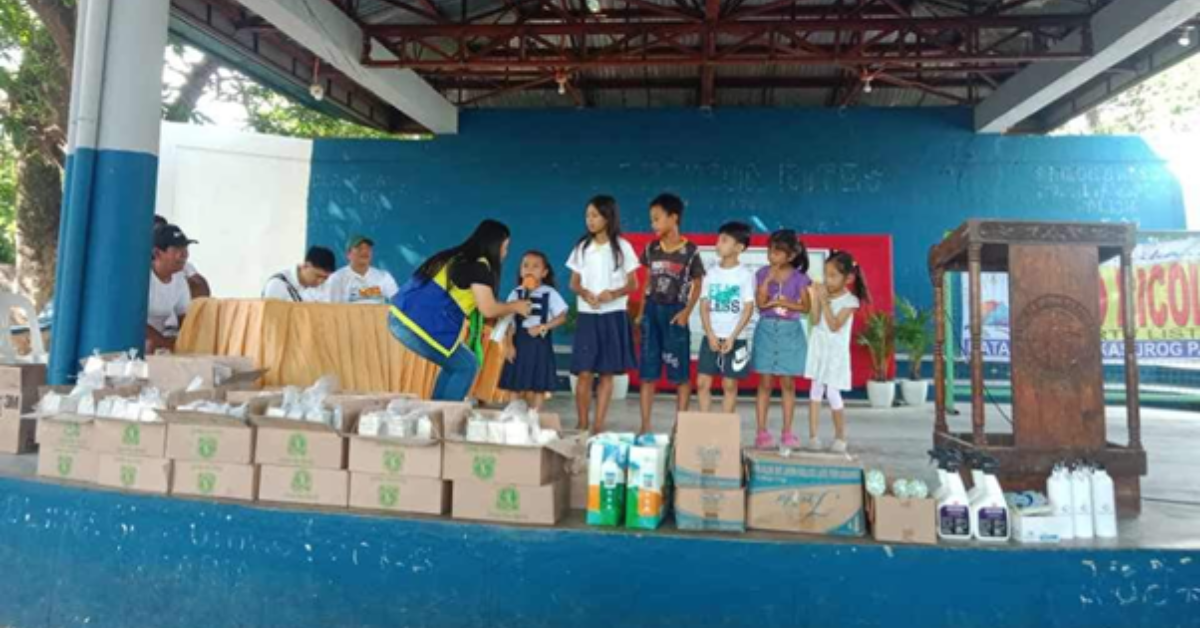 Higit 1,000 estudyante, benepisyaryo ng hygiene kit distribution ng Ako Bicol sa Pio Duran
